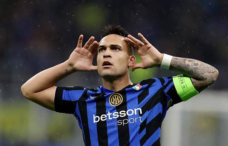 意甲动态速览：AC米兰3-0轻取莱切，国际米兰队长复出助力齐沃