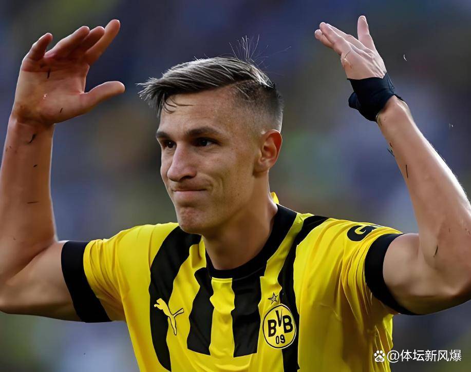 曼联利物浦上演抢人大战，德甲5500万铁卫身价腰斩，3000万镑谁能签下这位德国后防核心？